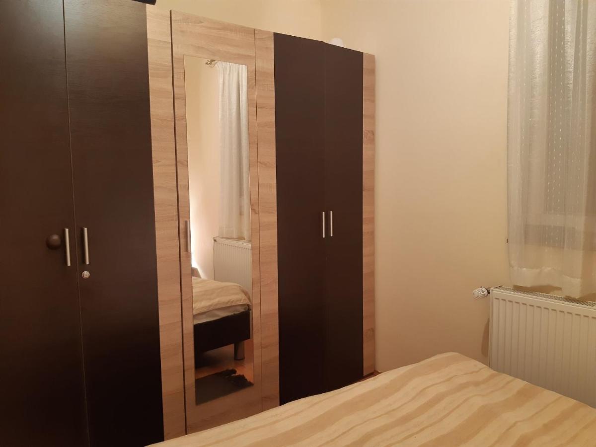 Nik Apartment